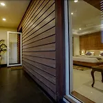 The Pommels Business Hotel